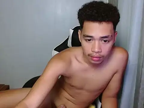 curlyasian_njxx