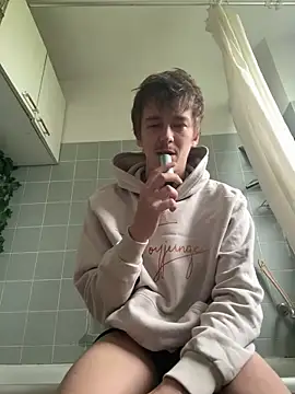 Toyjungee live sex cam