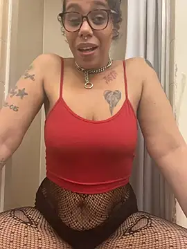 Desirae_Luciano
