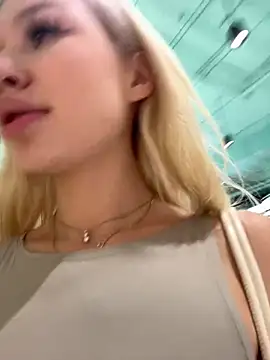  Kiss_Auroraa chat room