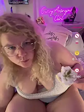 CurvyAnonymousGirl89