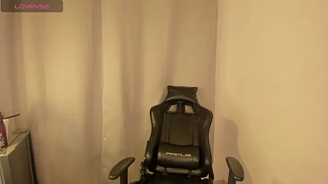 Aishs_bigass