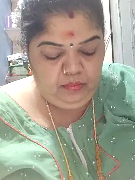 tamilthanushri (F milf) - Pusyy flash