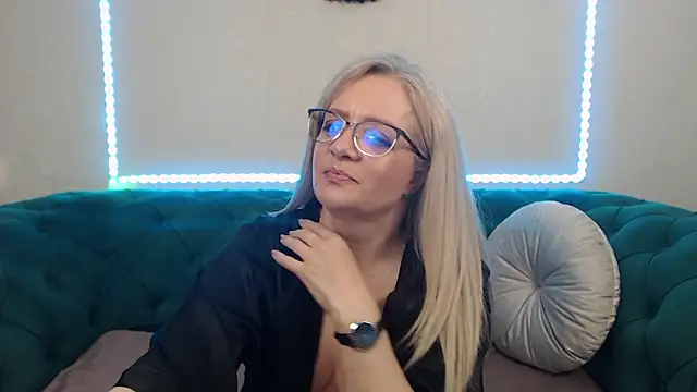 ivanacharm (F mature) - ✨Pussy play tease!