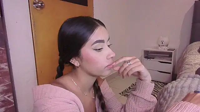 lauren_clauz (F young) - Flash tits