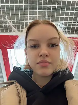 ashleymur (F teen) - finger in pussy