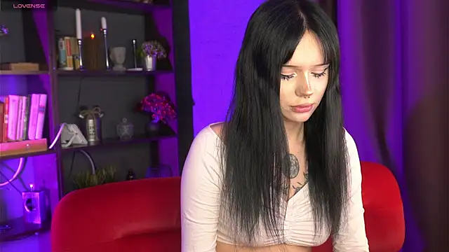 kittenlolla (F teen) - show tits