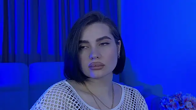 adrianatoress (F young) - shaking and twerking