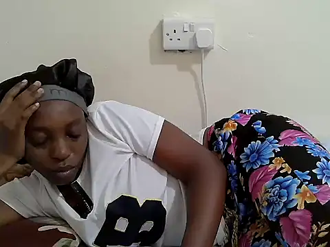 lizbela1 (F young) - hello dears help me reach my goal