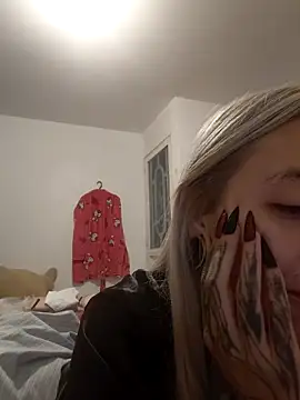 sofigirlgold webcam stripchat model stream image
