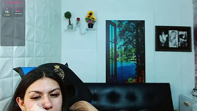 gigi_gilt_ (Ask my age) - show pussy