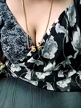 your-sameera (F milf) - Breezer drink in public