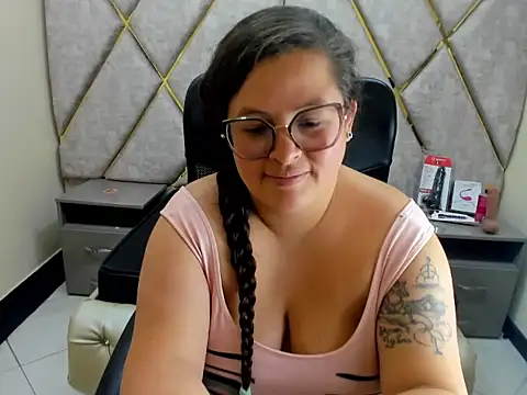 Sarah_Boobs_ - Stripchat Cam Model