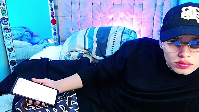 _justinmoon2 - _justinmoon2's free webcam - UK Sex Cams