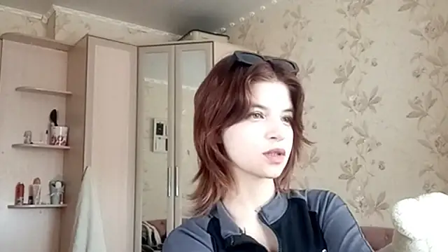 lowkeyindigo - LowkeyIndigo's free webcam - UK Sex Cams