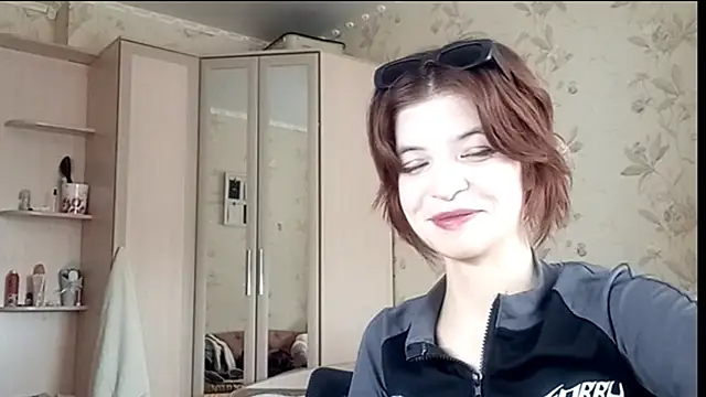 lowkeyindigo - LowkeyIndigo's free webcam - UK Sex Cams