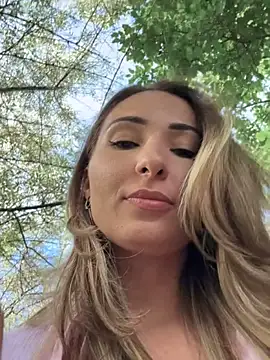 wonder_kari (F young) - Completely Naked play with pussy