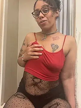 Desirae_Luciano