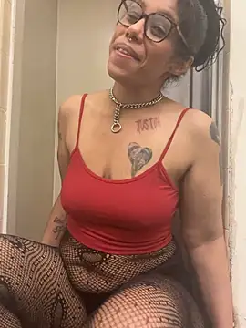 Desirae_Luciano live sex cam