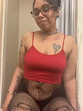 Desirae_Luciano
