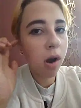gussie_bridie - Gussie_Bridie's free webcam - UK Sex Cams