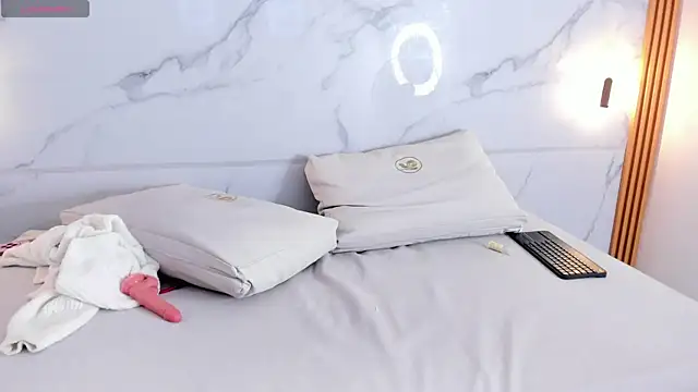 valerith_wink