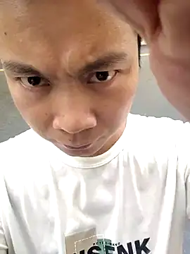 qianluo003 - Qianluo003's free webcam - UK Sex Cams