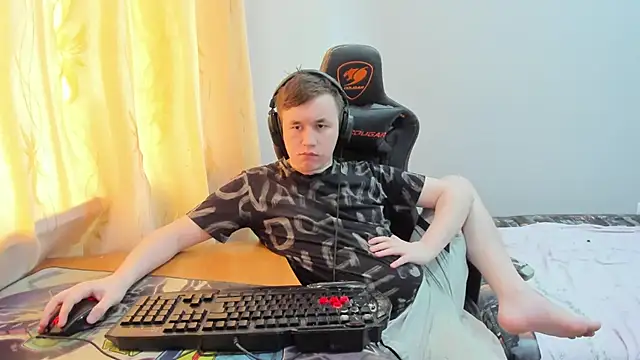 iliaskrislove - Iliaskrislove's free webcam - UK Sex Cams