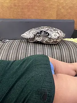 iampriyaaa15 - Iampriyaaa15's free webcam - UK Sex Cams