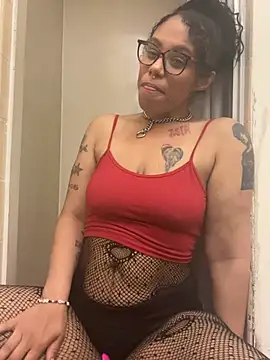 Desirae_Luciano