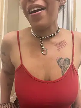 Desirae_Luciano