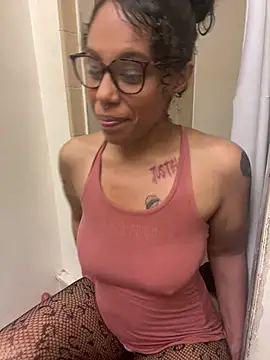 Desirae_Luciano