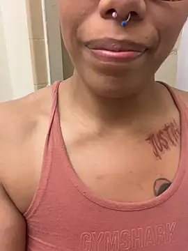 Desirae_Luciano