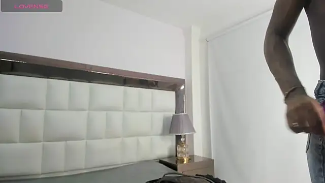 DaphneLloyd live sex cam
