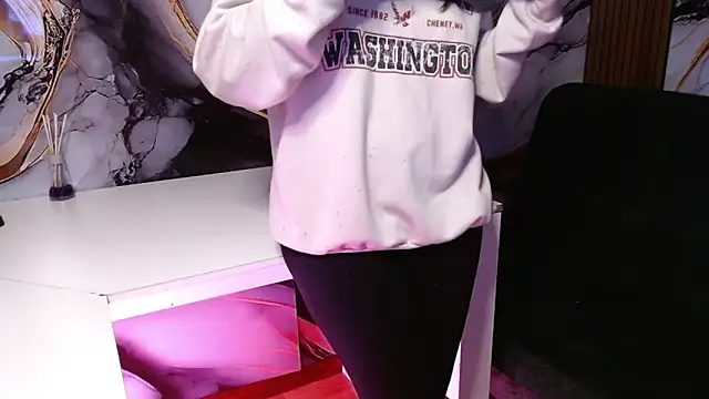 ling_ling24 (F young) - beat that ass