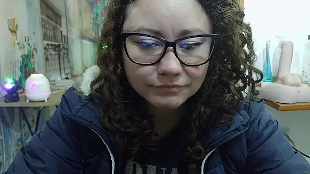 curly_greeneyed (F young) - Get Naked!!!