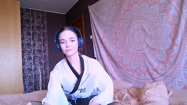 baby_onface (F teen) - cameltoe