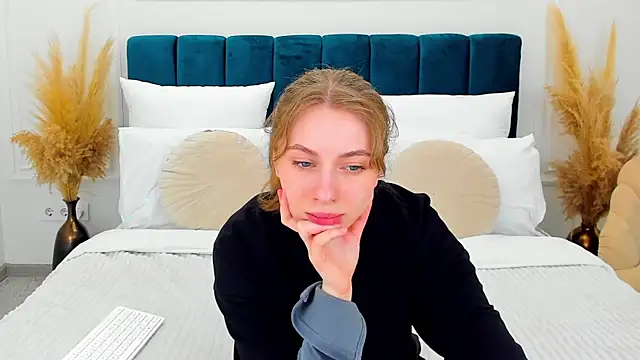 ericalow (F young) - strip dance