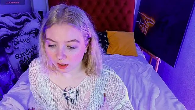 lycorisred (F teen) - dancing in panties