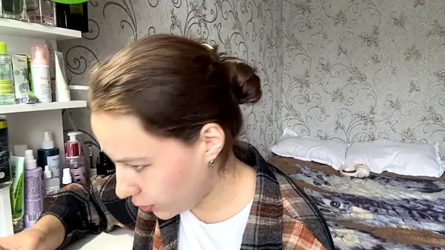 kathyrnedmison (F young) - blow a kiss