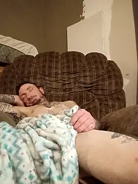 mrluckstick (Ask my age) - l blow clouds and cum
