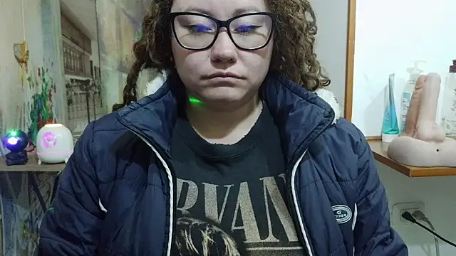 curly_greeneyed