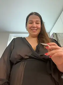 suziemurray (F young) - show boobs