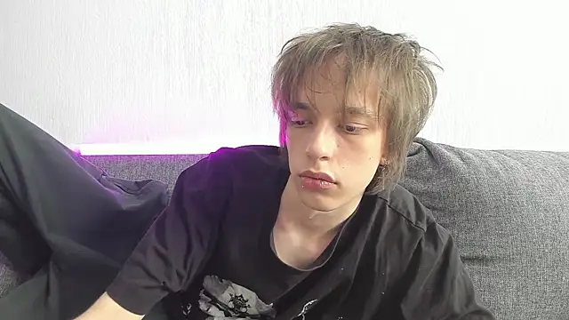 nolan_sagee (M twink) - show dick