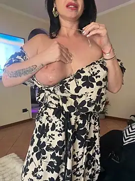 Eva_Pearl