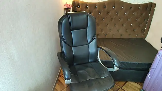 AnnyFoxx