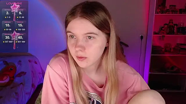 strawberry_juli - Strawberry_juli's free webcam - UK Sex Cams