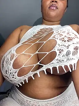 EliteSoraya from StripChat is Freechat
