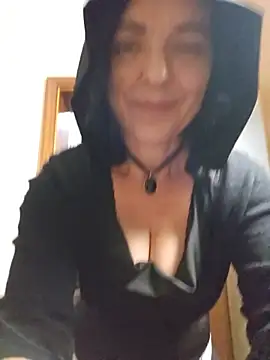 ortensialady76 (F mature) - Your fav outfit for out
