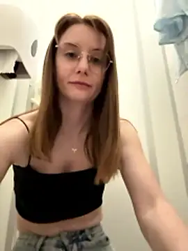 freyja_44 (F young) - Show pussy